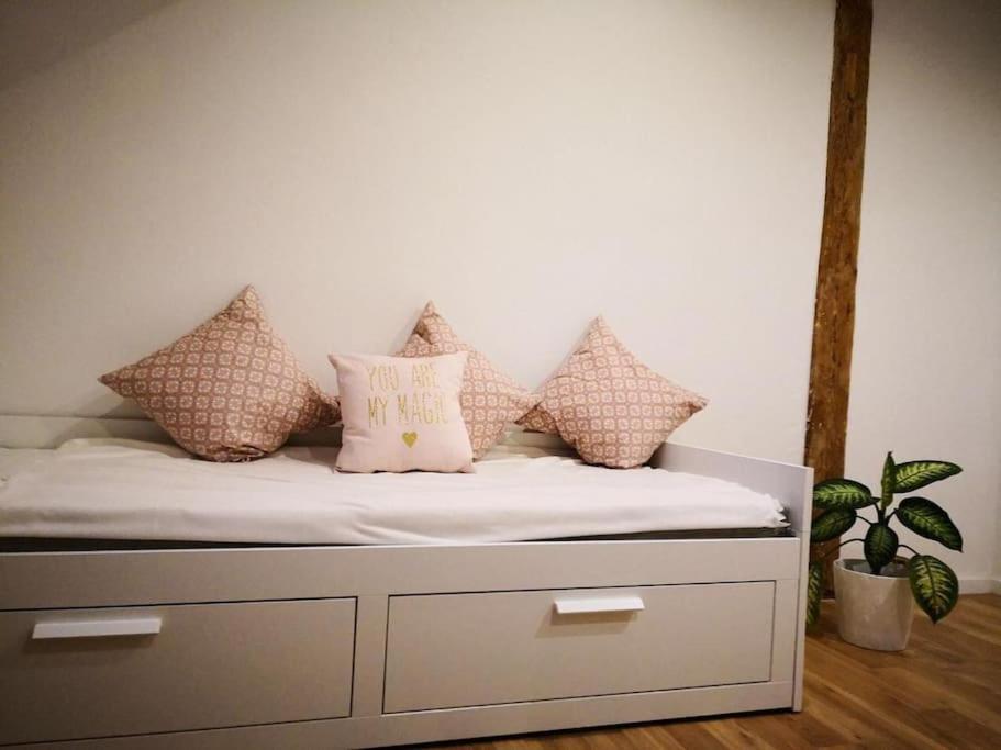 Apartment Zentrum, Helle Und Ruhige Moeblierte Dg-wohnung Zwischen Steintor Und Uni