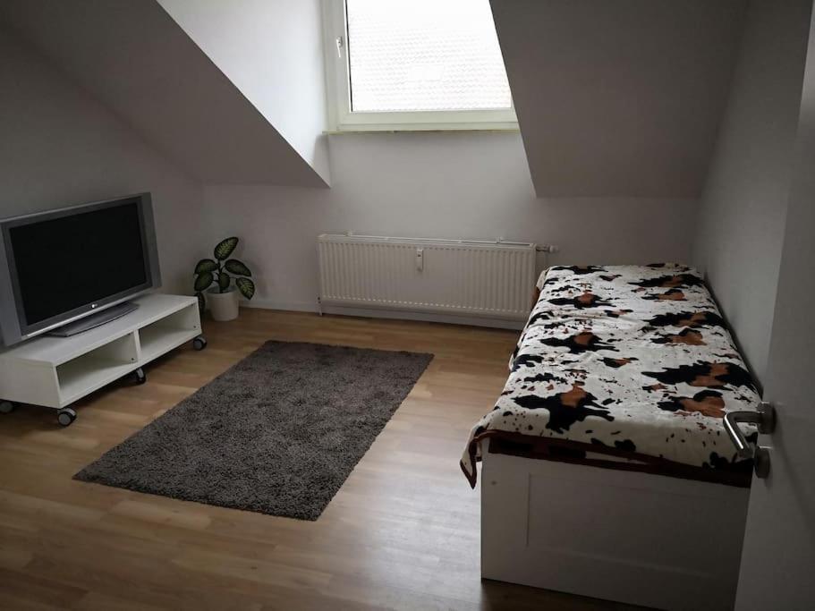 Zentrum, Helle Und Ruhige Moeblierte Dg-wohnung Zwischen Steintor Und Uni Apartment Hannover